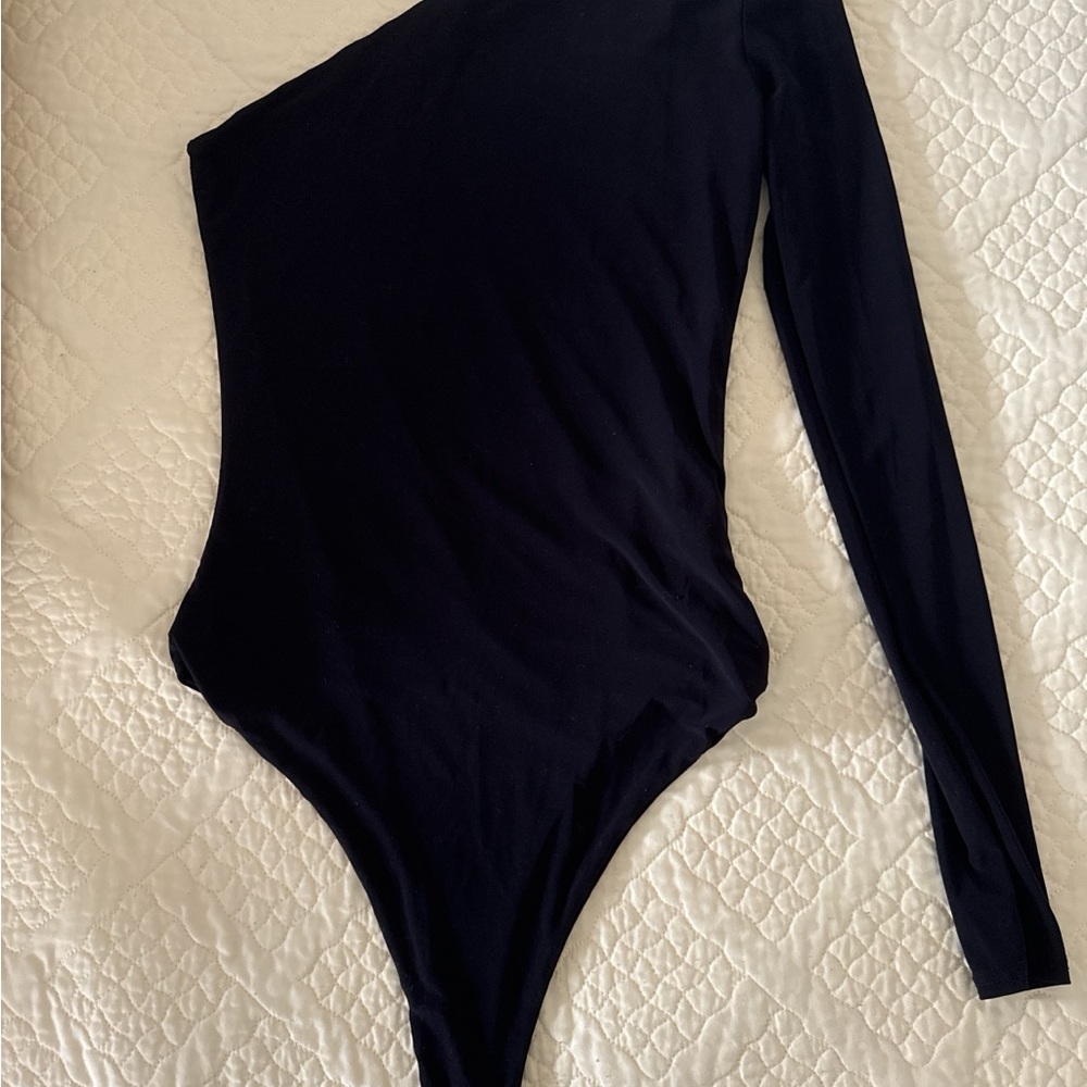 Boohoo Black One-Shoulder Bodysuit